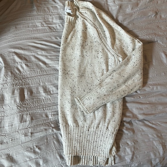 Light Sweater - Picture 2 of 4